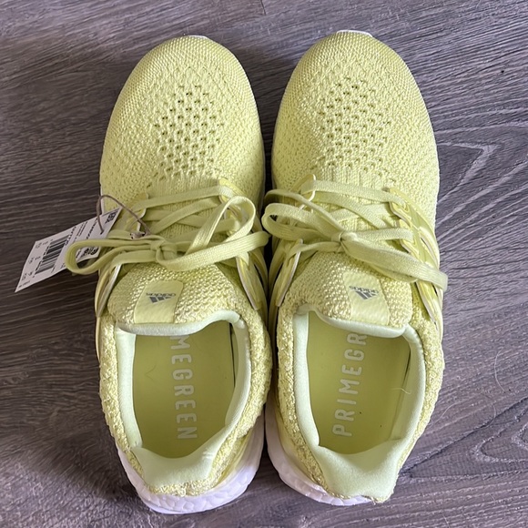 Brand New Women’s Adidas Ultra Boost Neon Yellow 5.0 Sneakers size 6.5 - Picture 6 of 13